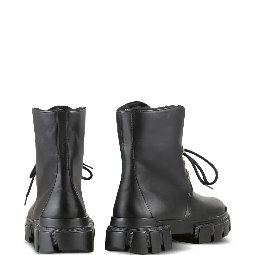 ботинки Winter на массивной подошве ботинки Winter на массивной подошве