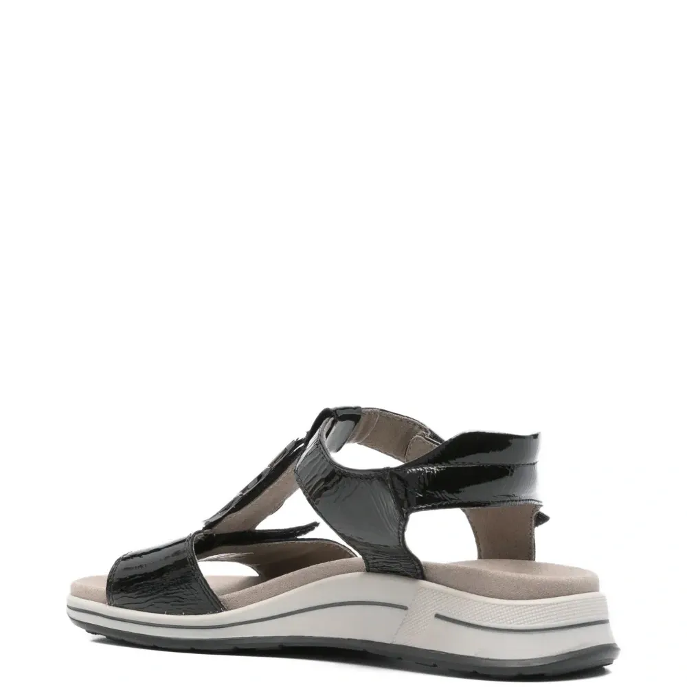 Сандалии с ремешком на щиколотке и логотипом