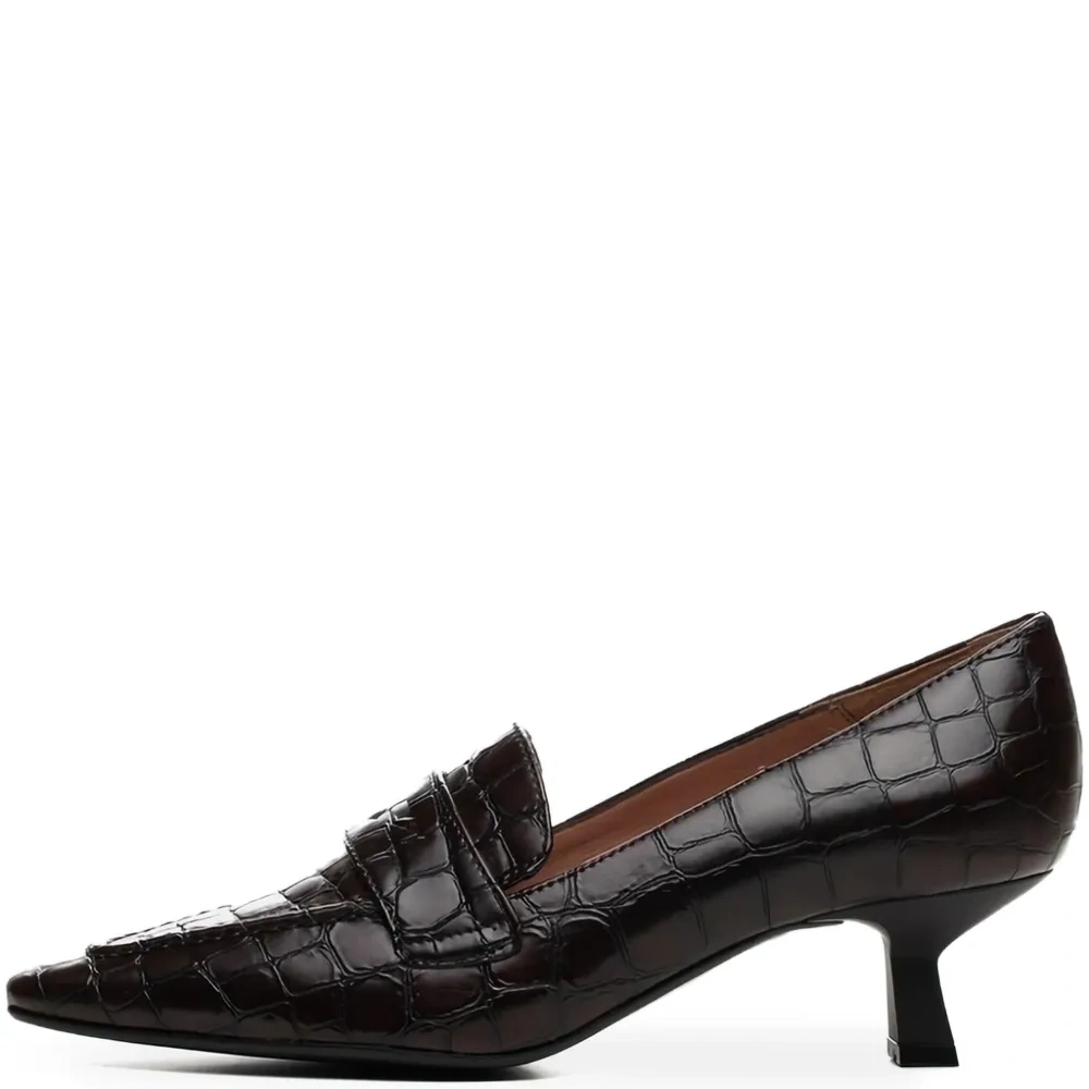 Туфли с тиснением под крокодила