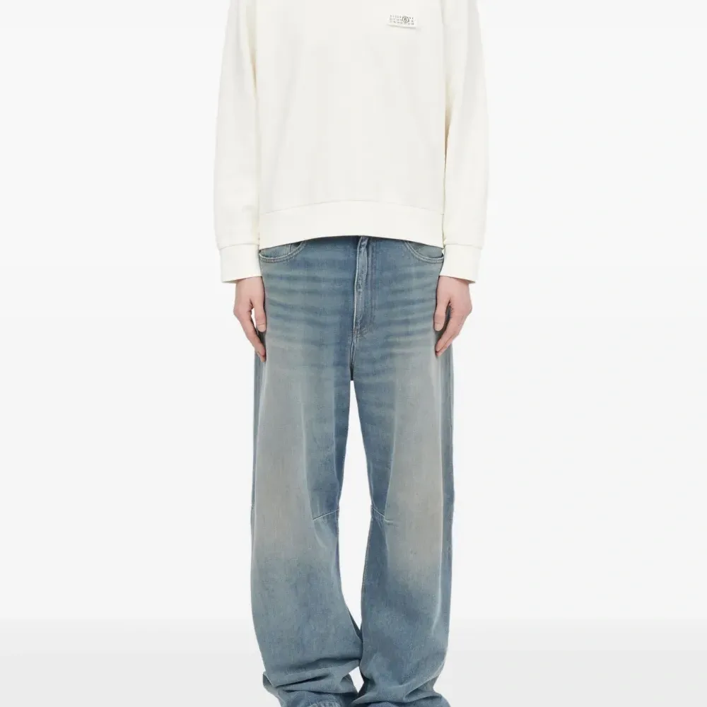 Толстовка с нашивкой-логотипом