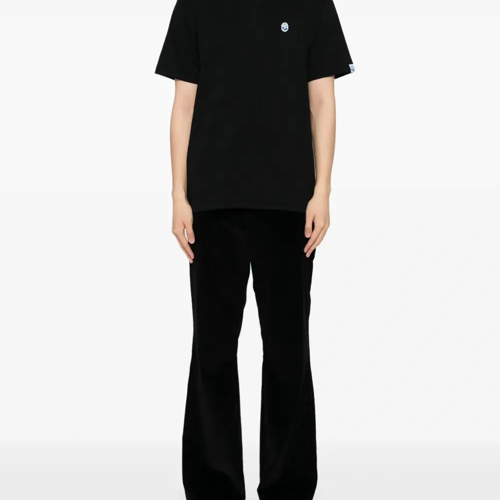 Футболка с вышитым логотипом