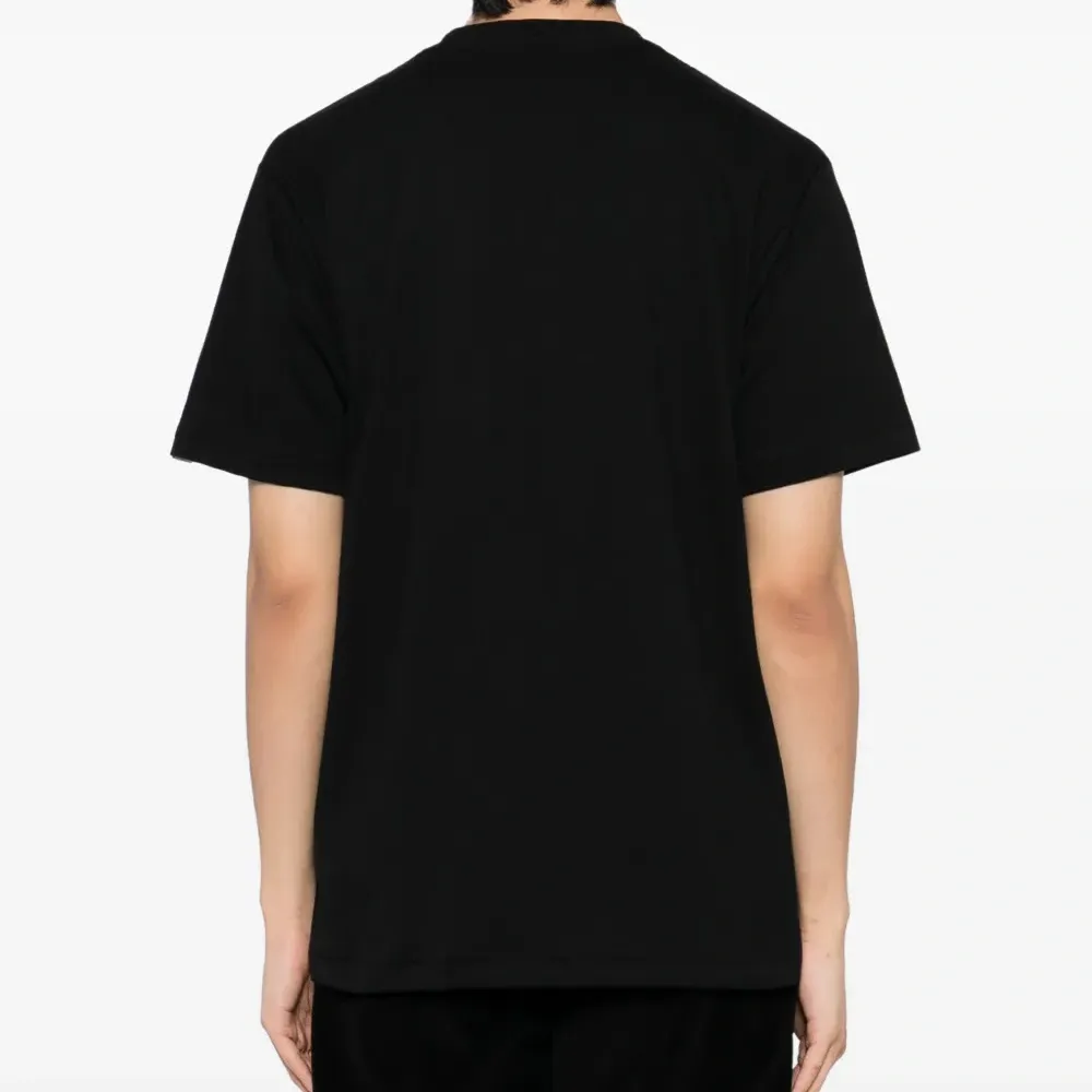 Футболка с вышитым логотипом