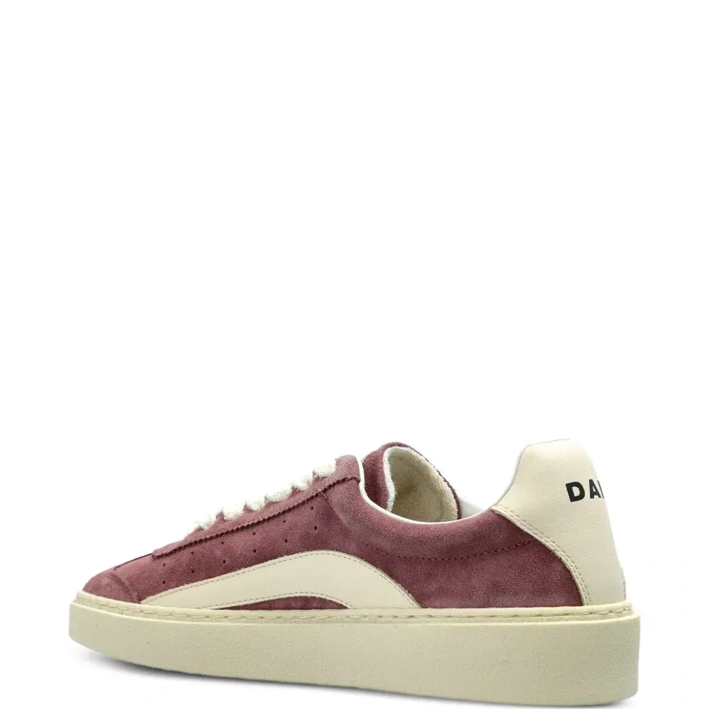 Кроссовки на шнуровке