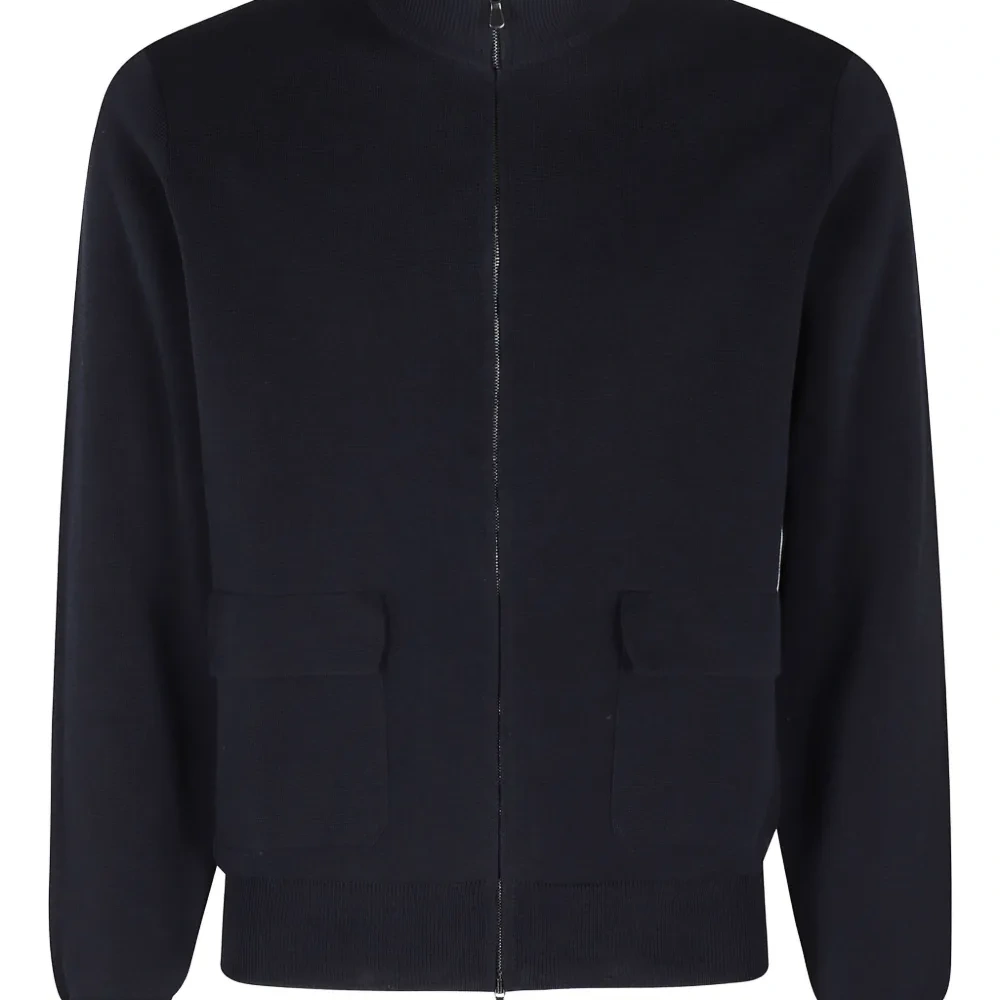 Куртка на молнии с высоким воротником