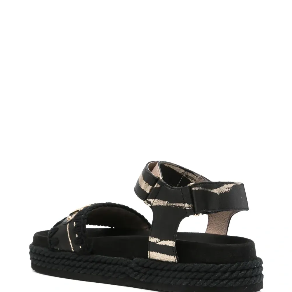 сандалии с логотипом