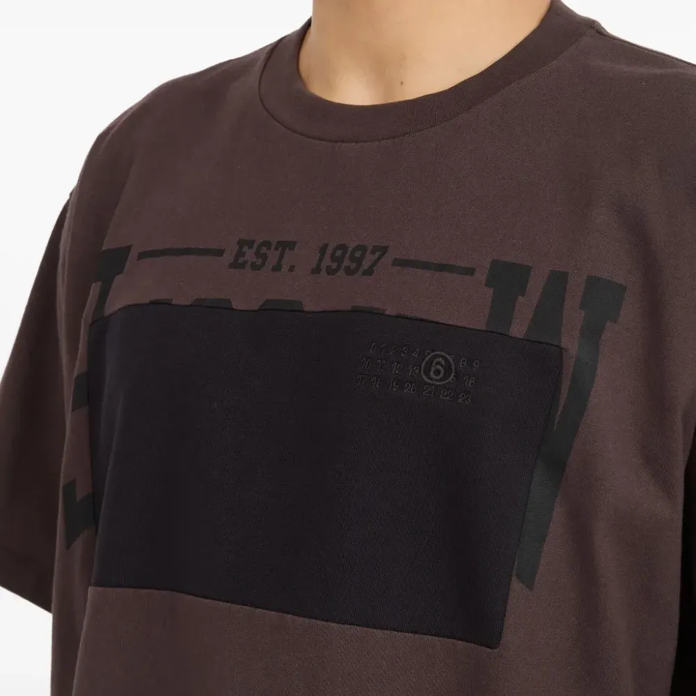 Футболка с графичным принтом Футболка с графичным принтом