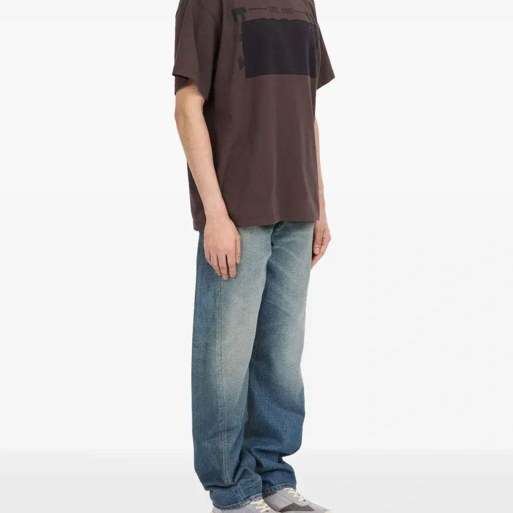 Футболка с графичным принтом Футболка с графичным принтом