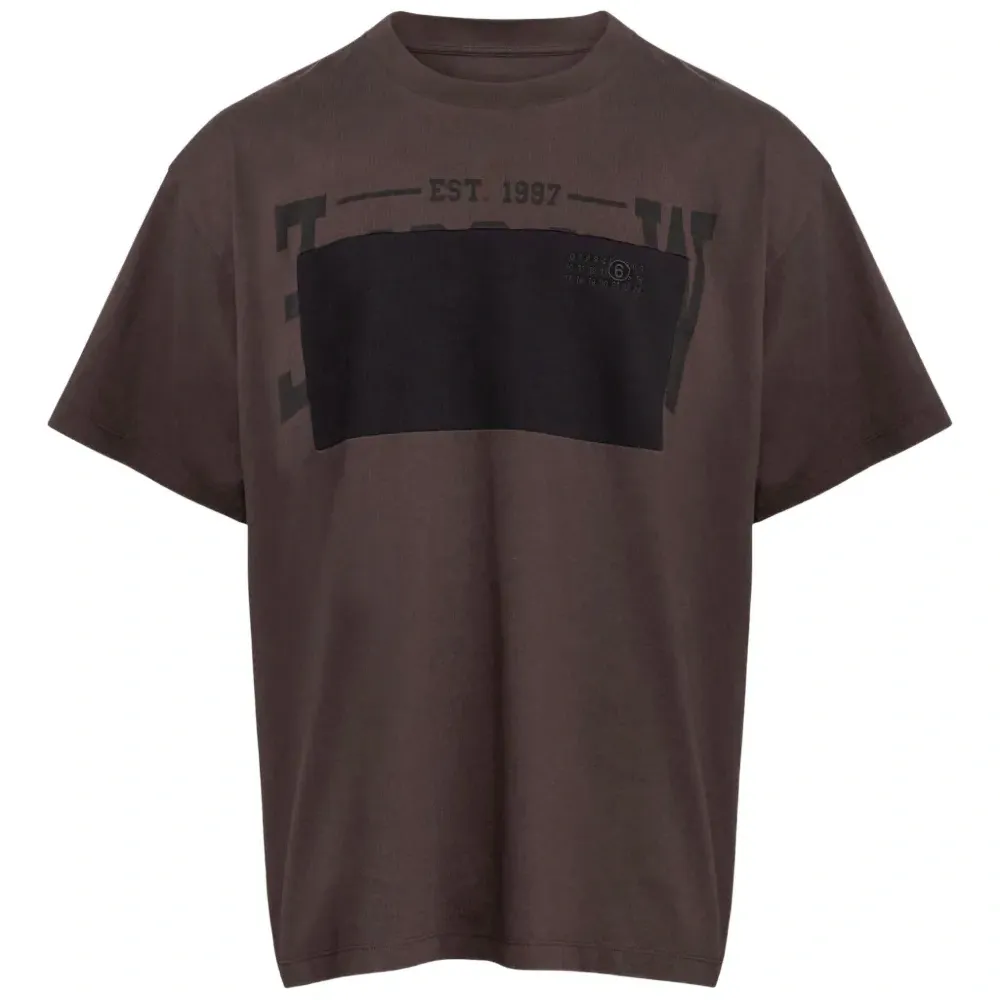 Футболка с графичным принтом Футболка с графичным принтом