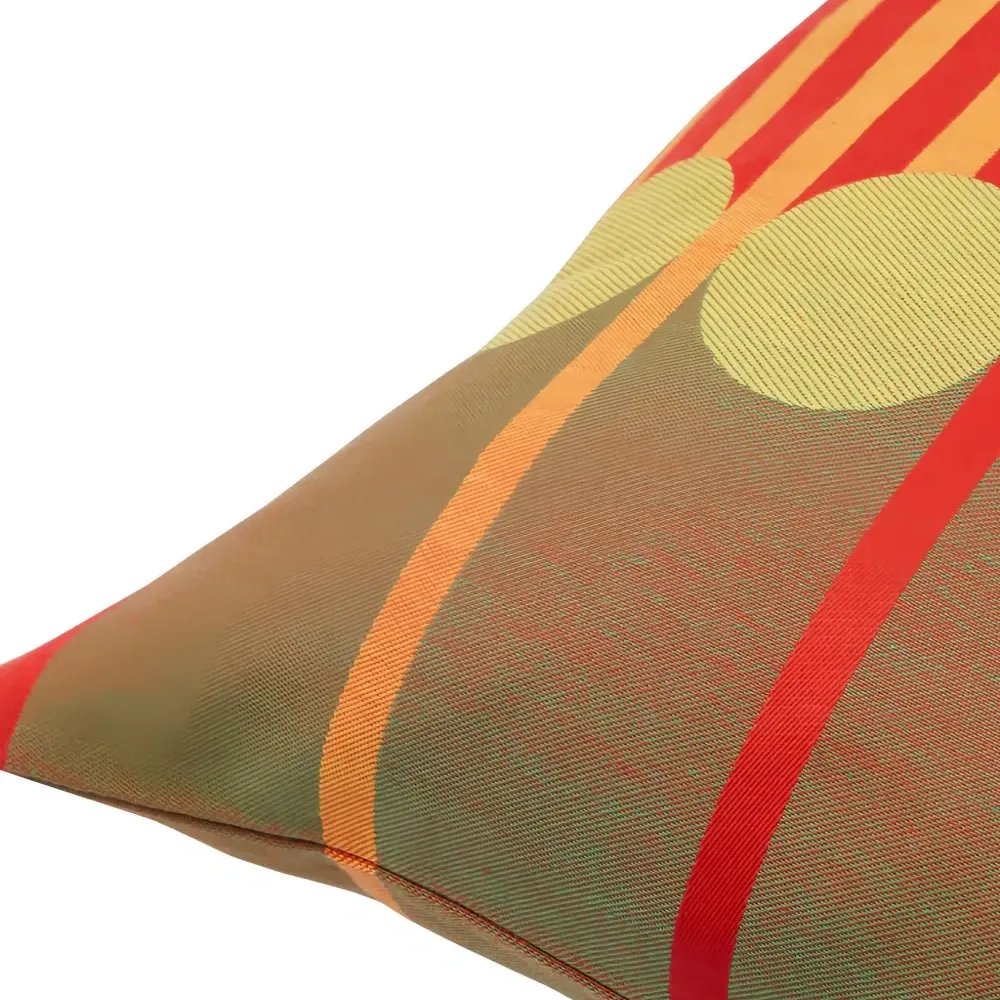 Подушка Aami с геометричным узором