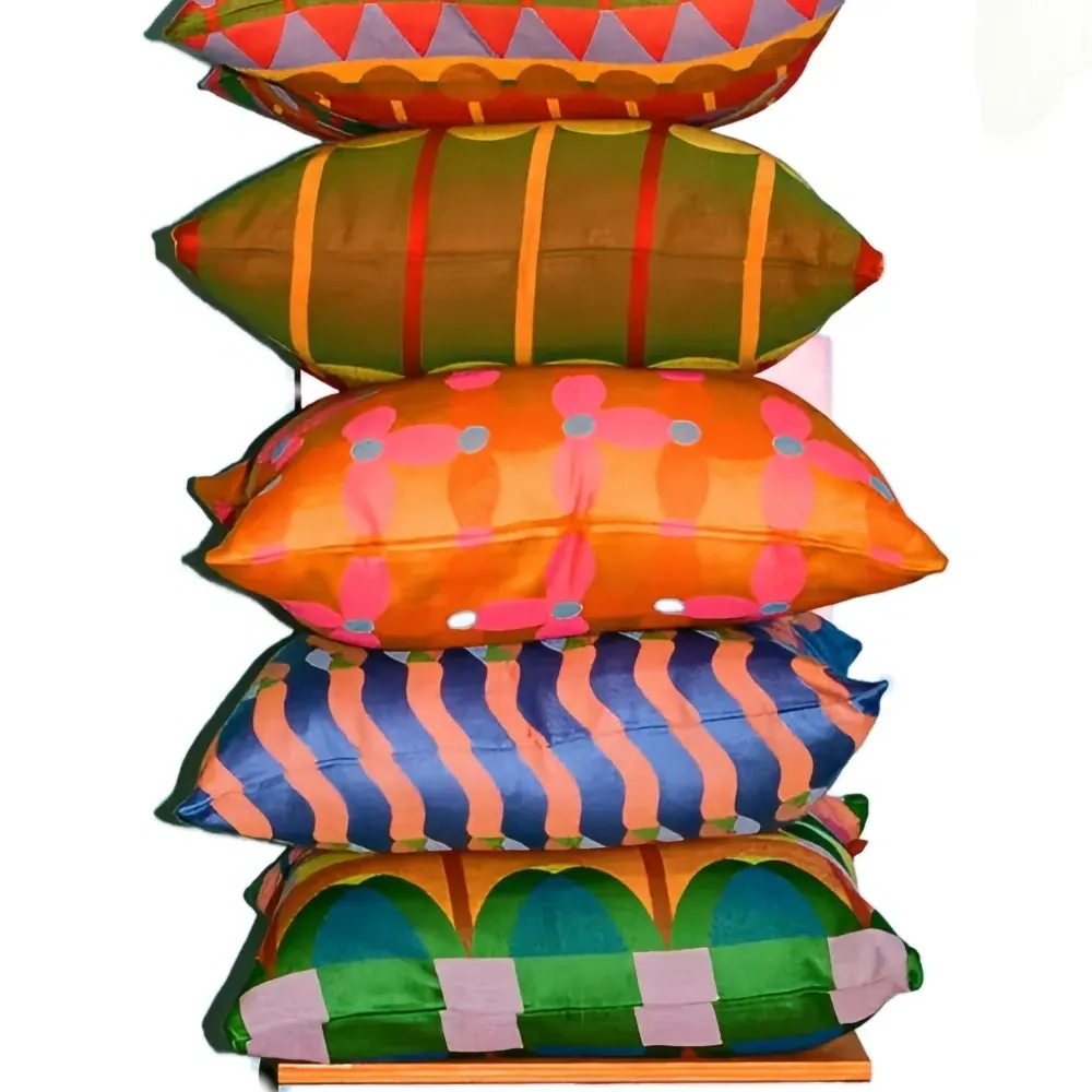 Подушка Aami с геометричным узором