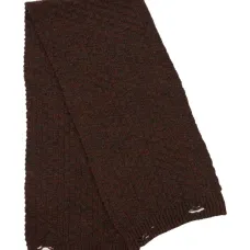 шарф с нашивкой-логотипом