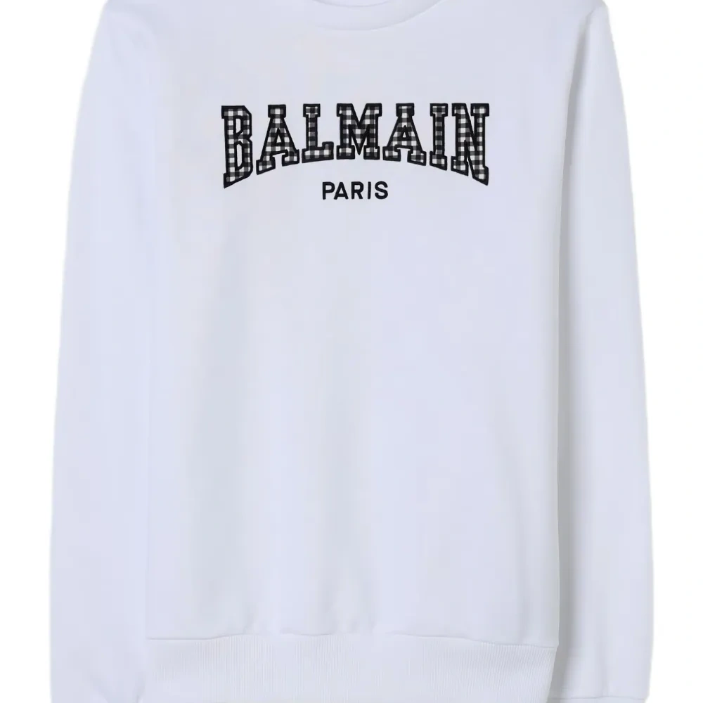 Свитшот с вышитым логотипом