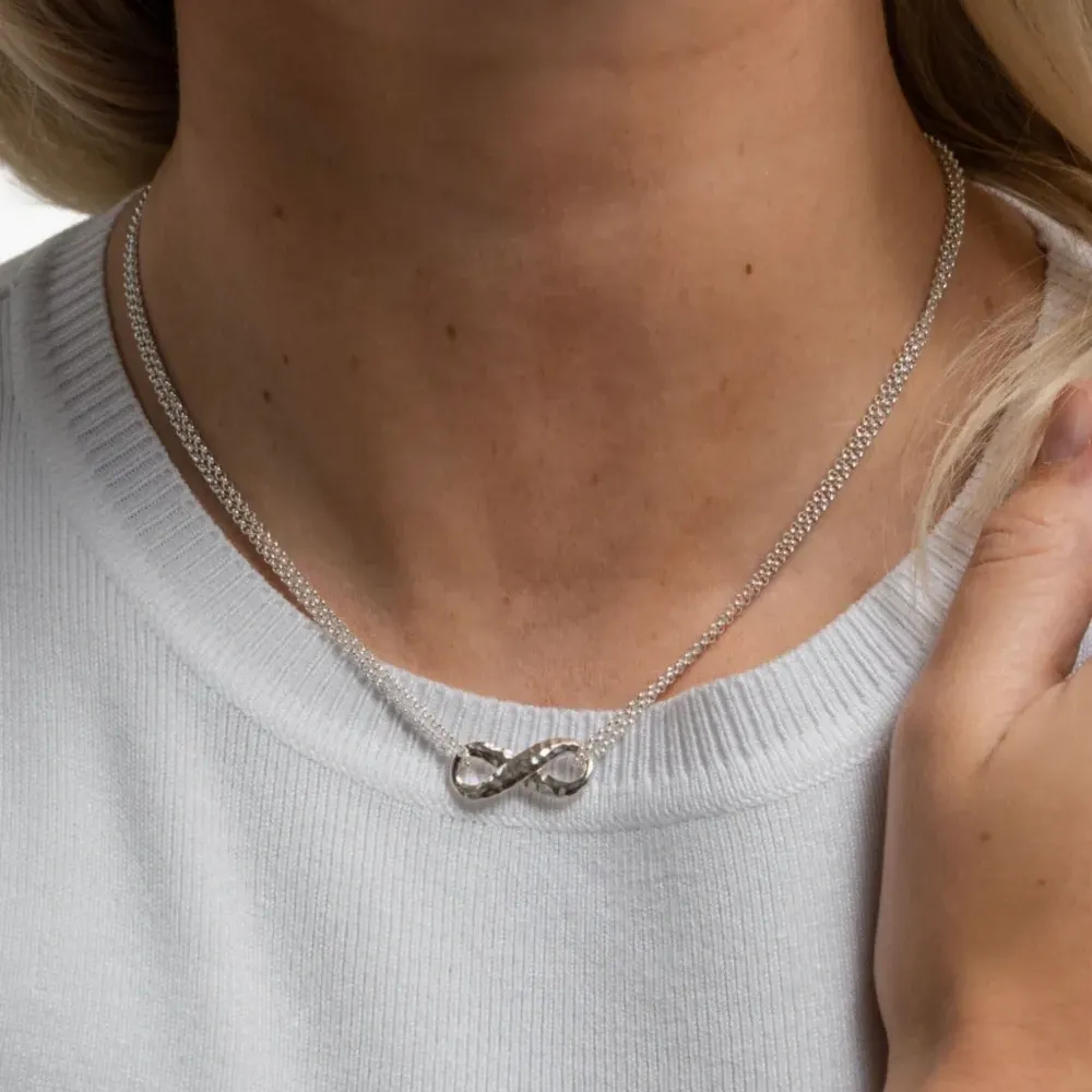 колье Entwined Infinity Pendant