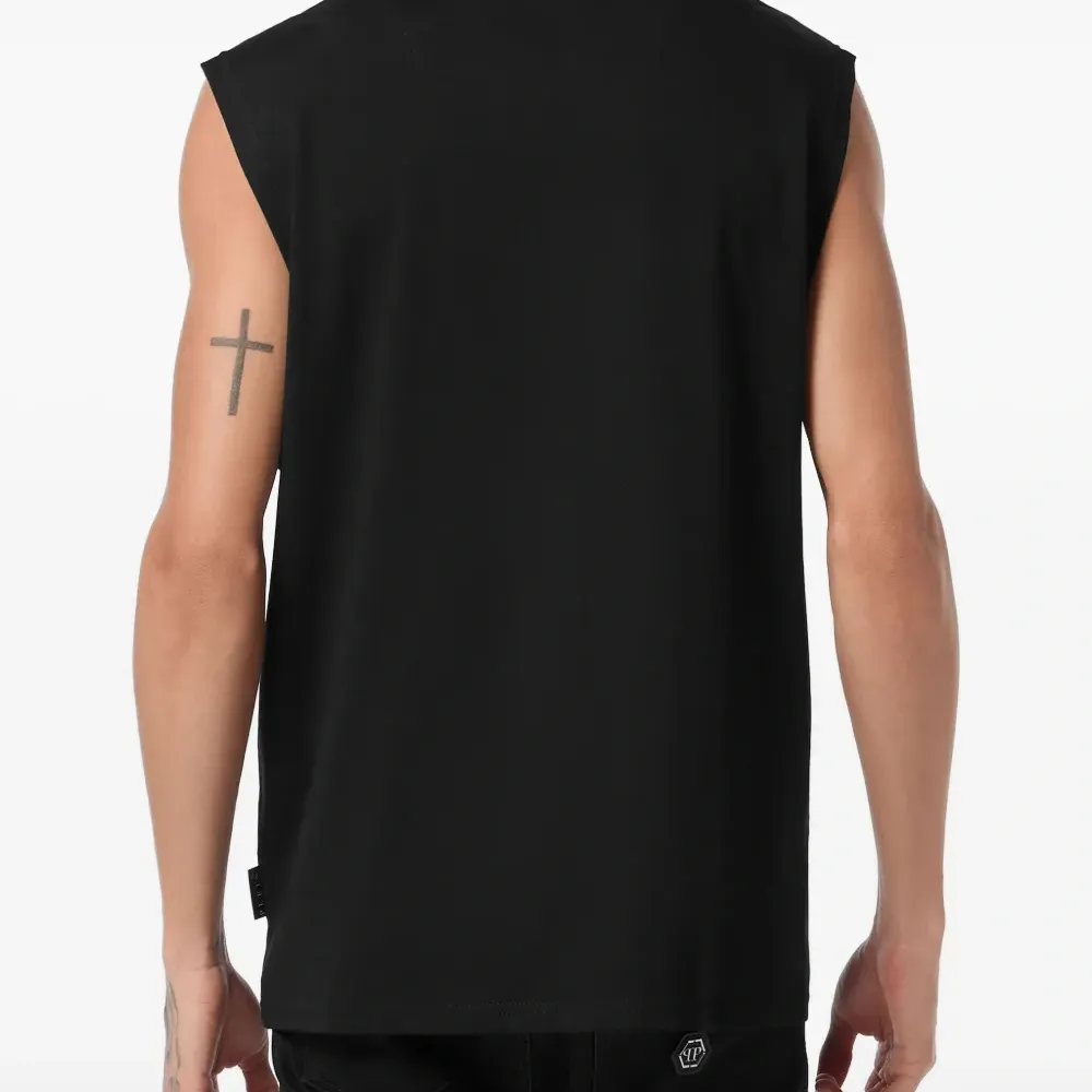 футболка без рукавов