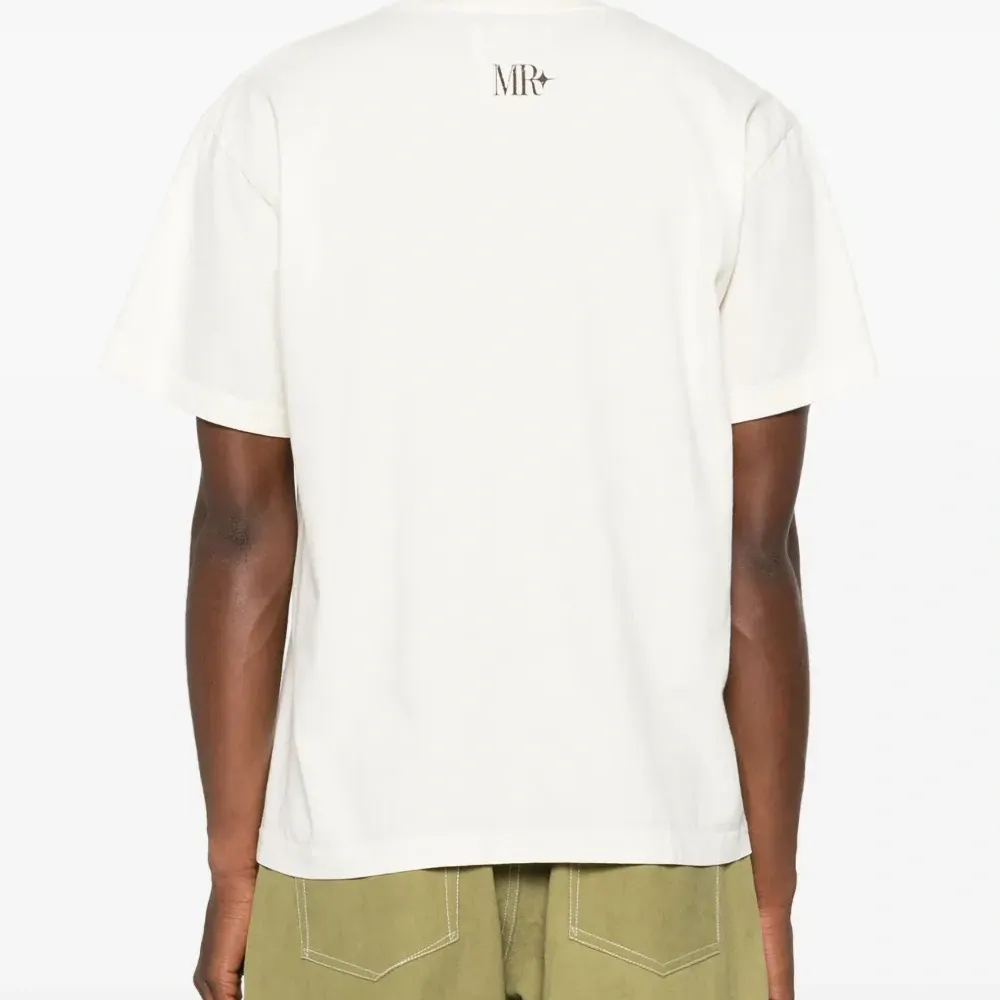 футболка с логотипом