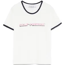 футболка с логотипом