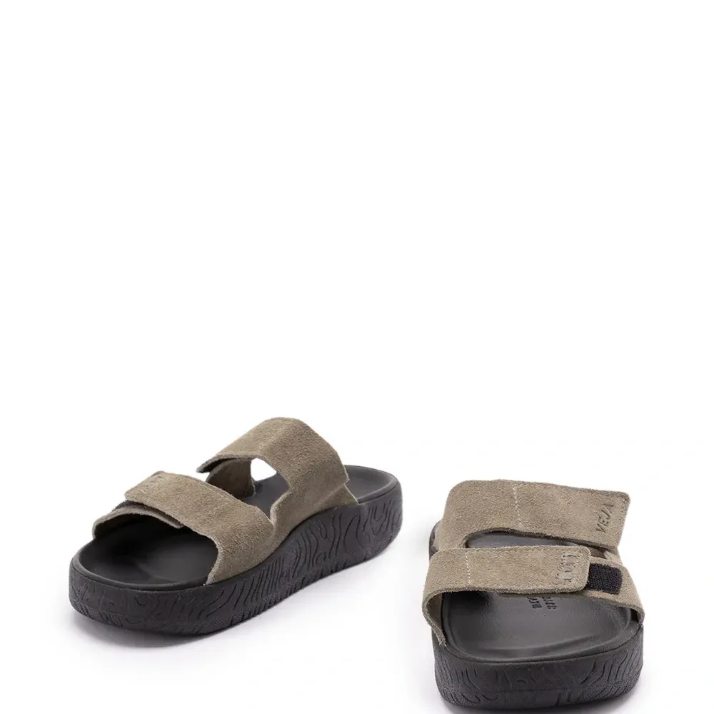 Сандалии с ремешками