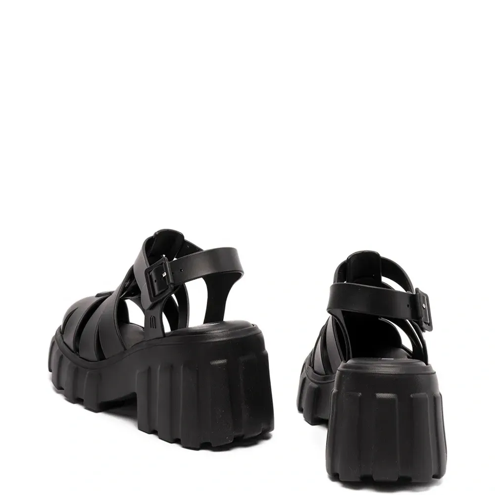 Сандалии с пряжками Сандалии с пряжками