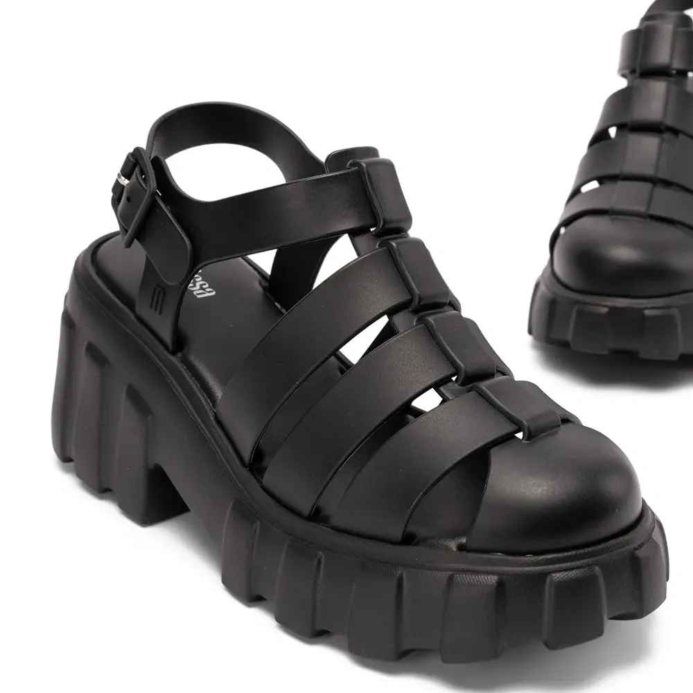 Сандалии с пряжками Сандалии с пряжками