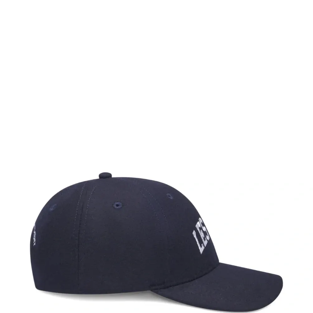 Бейсболка с вышитым логотипом