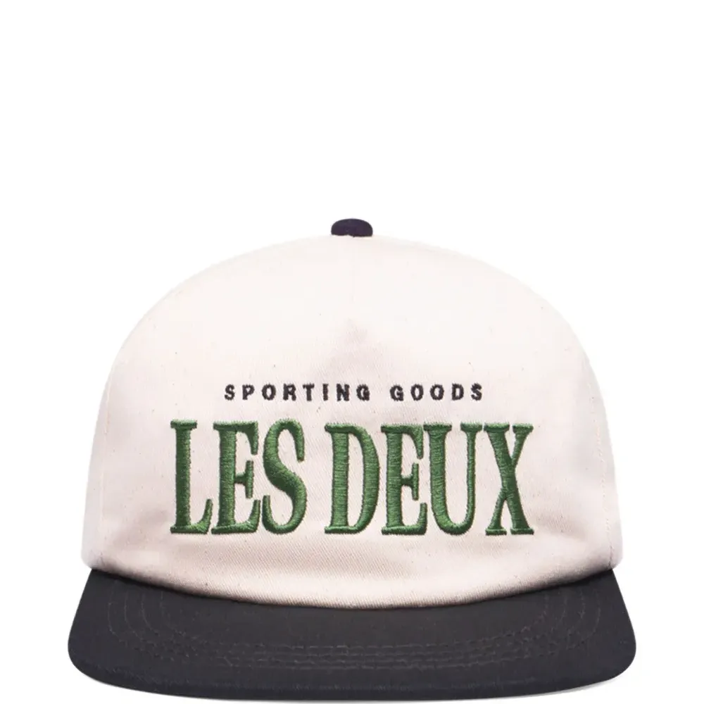 Бейсболка с вышитым логотипом