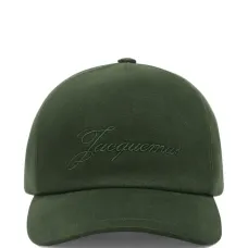 Кепка с вышитым логотипом