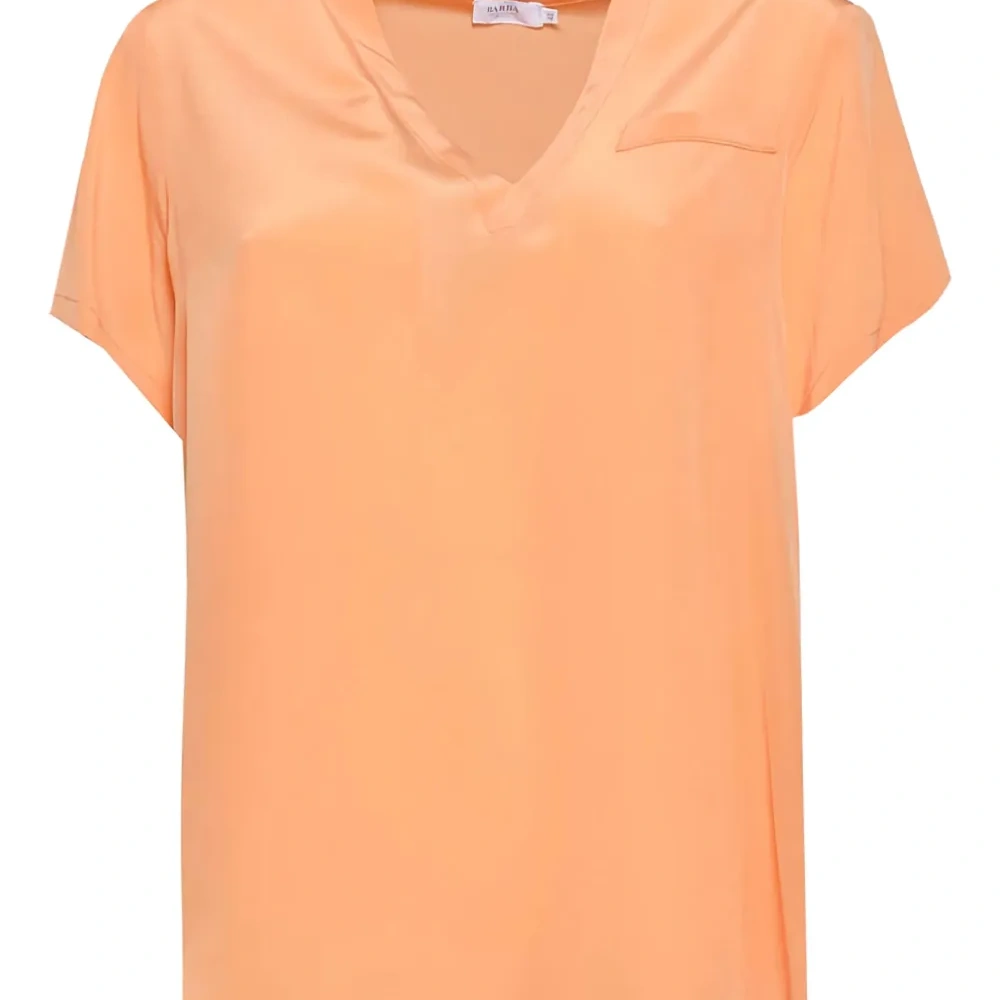 Блузка с V-образным вырезом и короткими рукавами