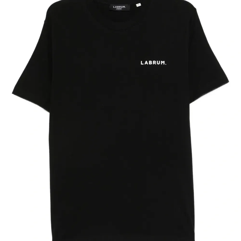 Футболка с логотипом