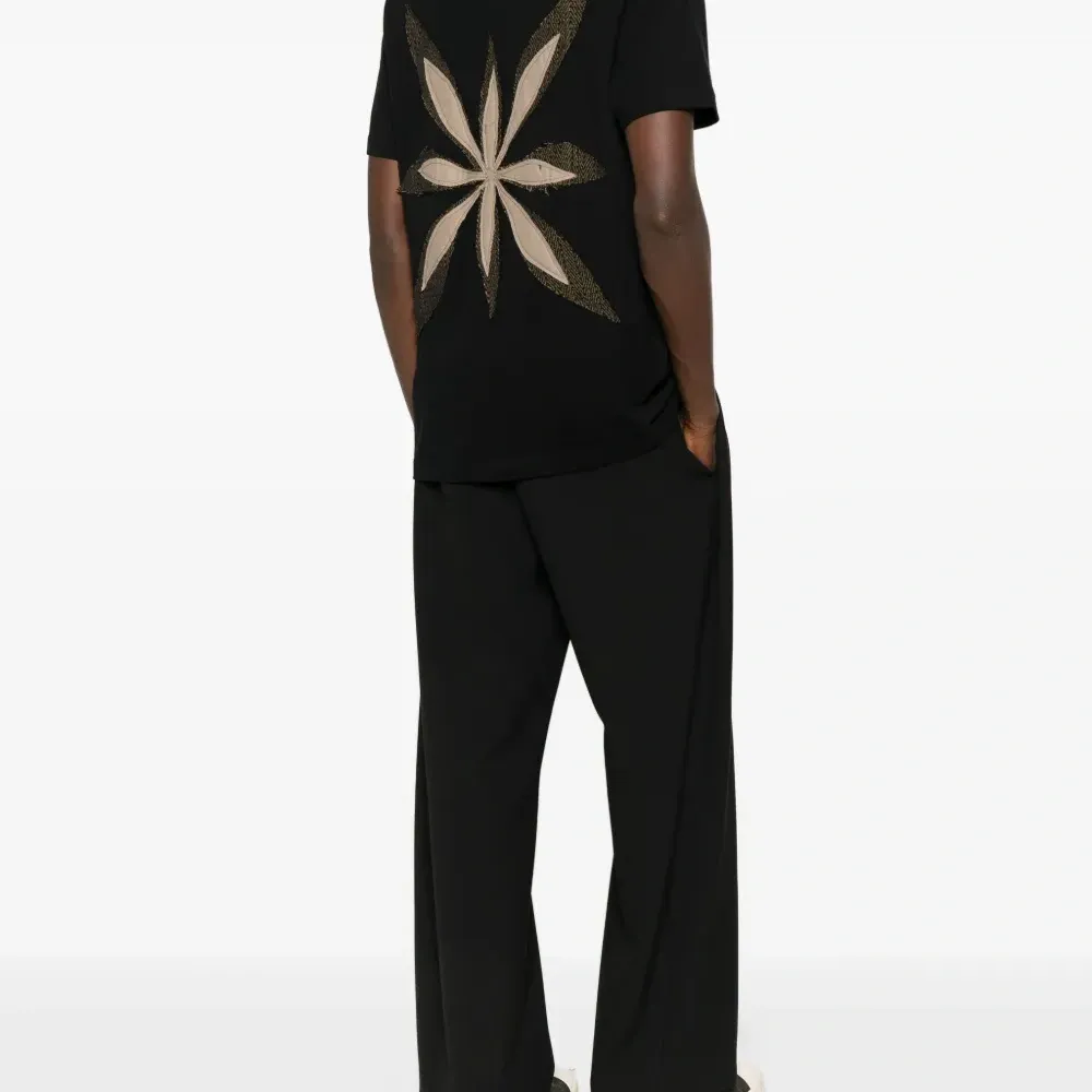 Футболка с логотипом