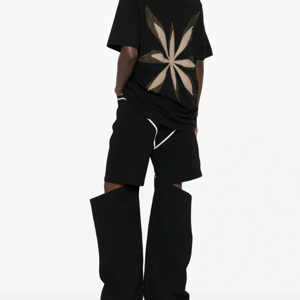 Футболка с логотипом