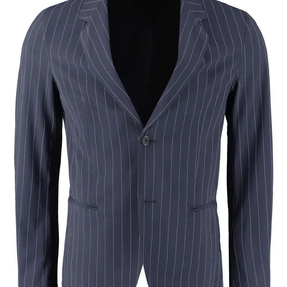 однобортный пиджак в полоску