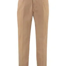 брюки с карманами и складками