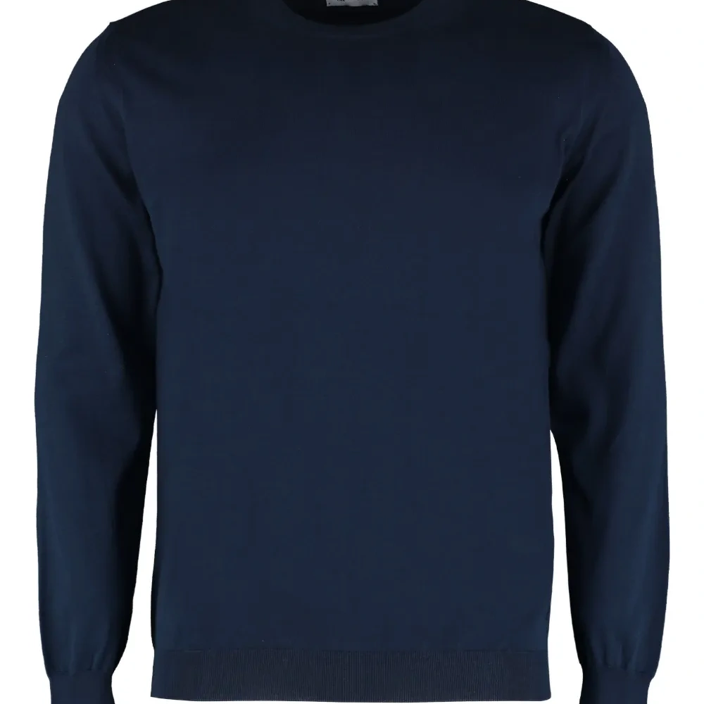 свитер с круглым вырезом