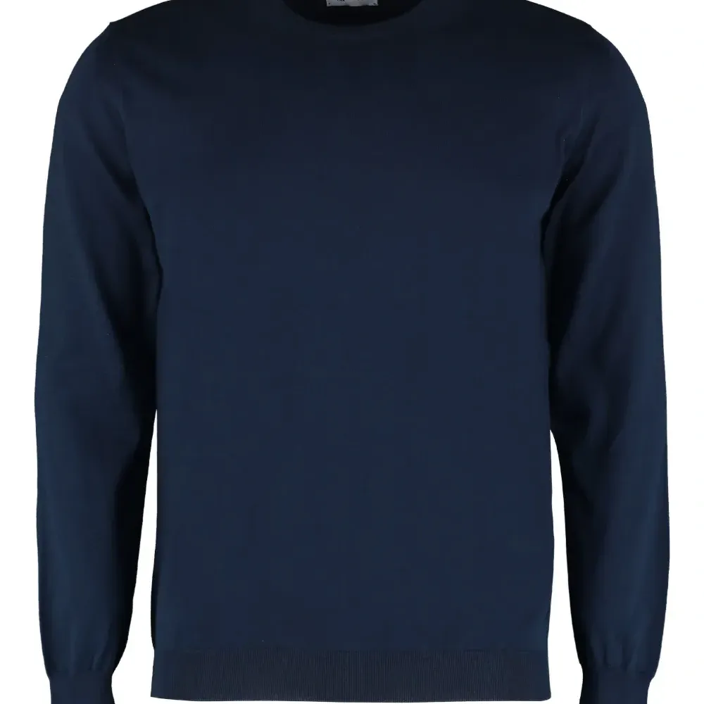 свитер с круглым вырезом