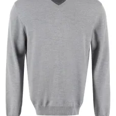 свитер с V-образным вырезом