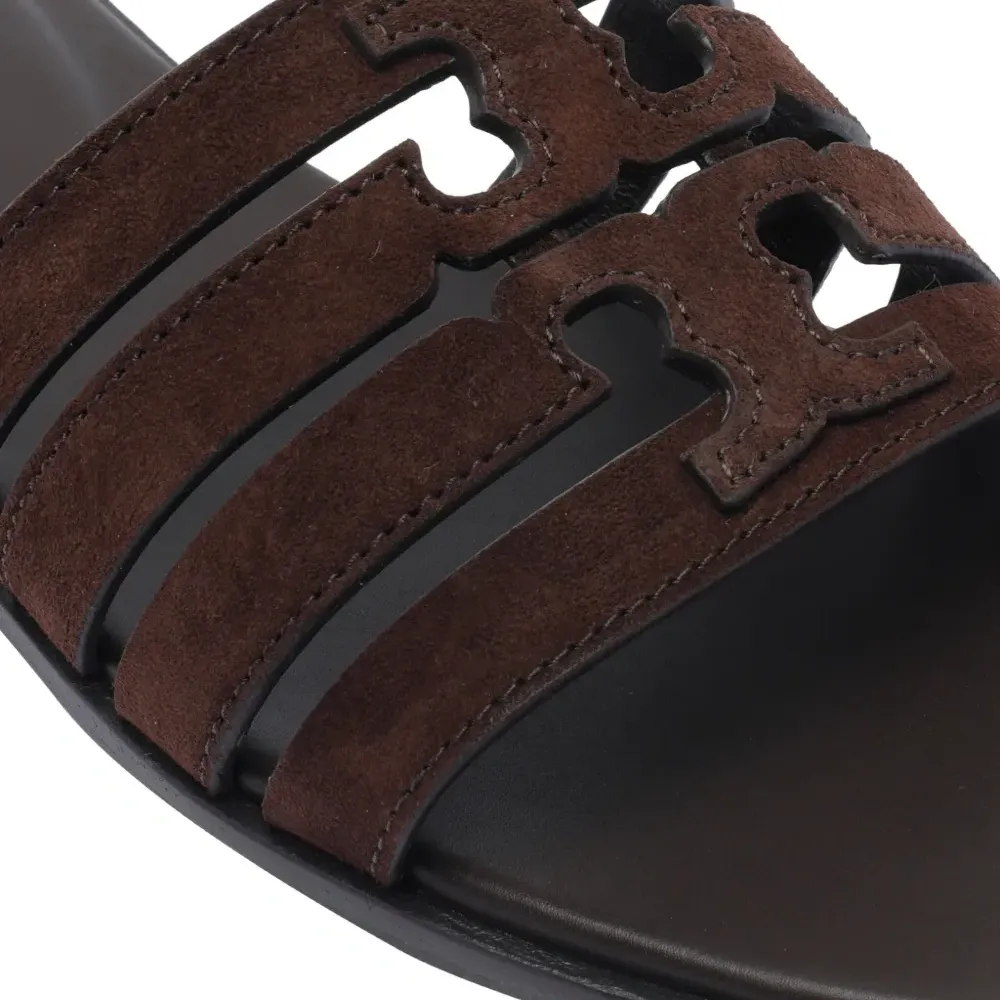 Сандалии на плоской подошве