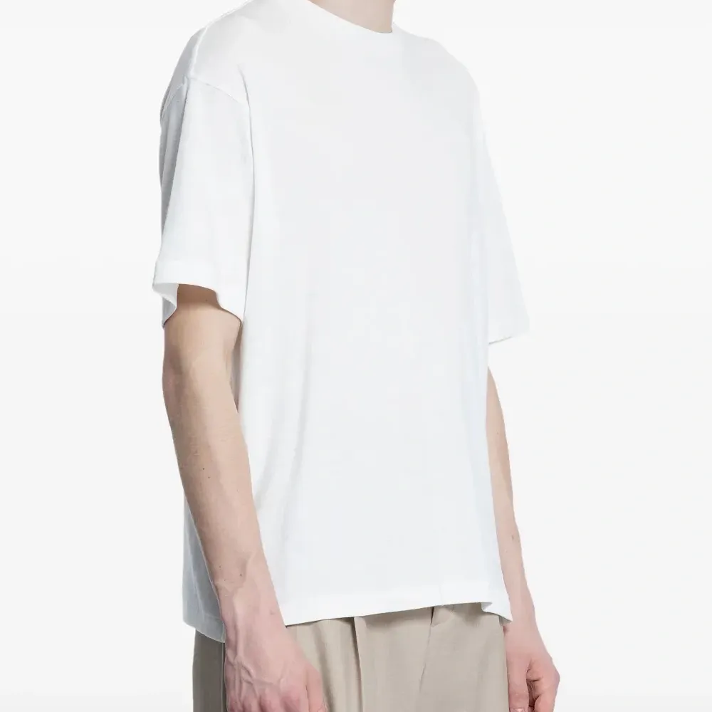 Футболка с круглым вырезом