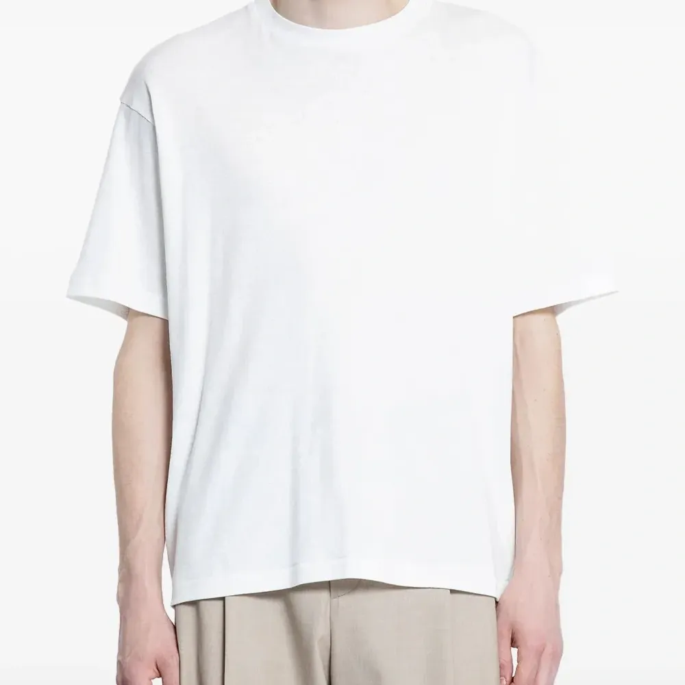 Футболка с круглым вырезом