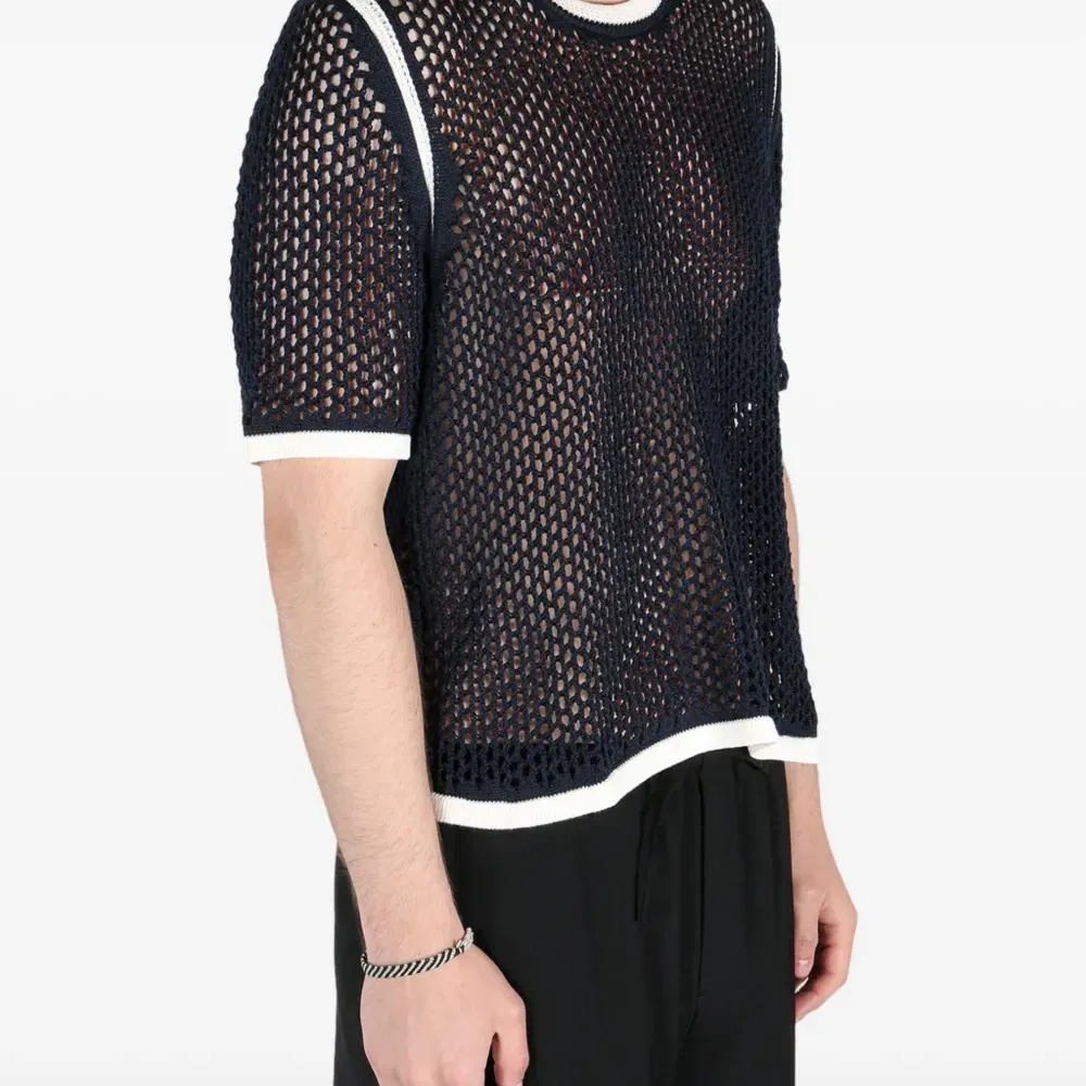 Футболка в технике кроше из коллаборации с Wales Bonner