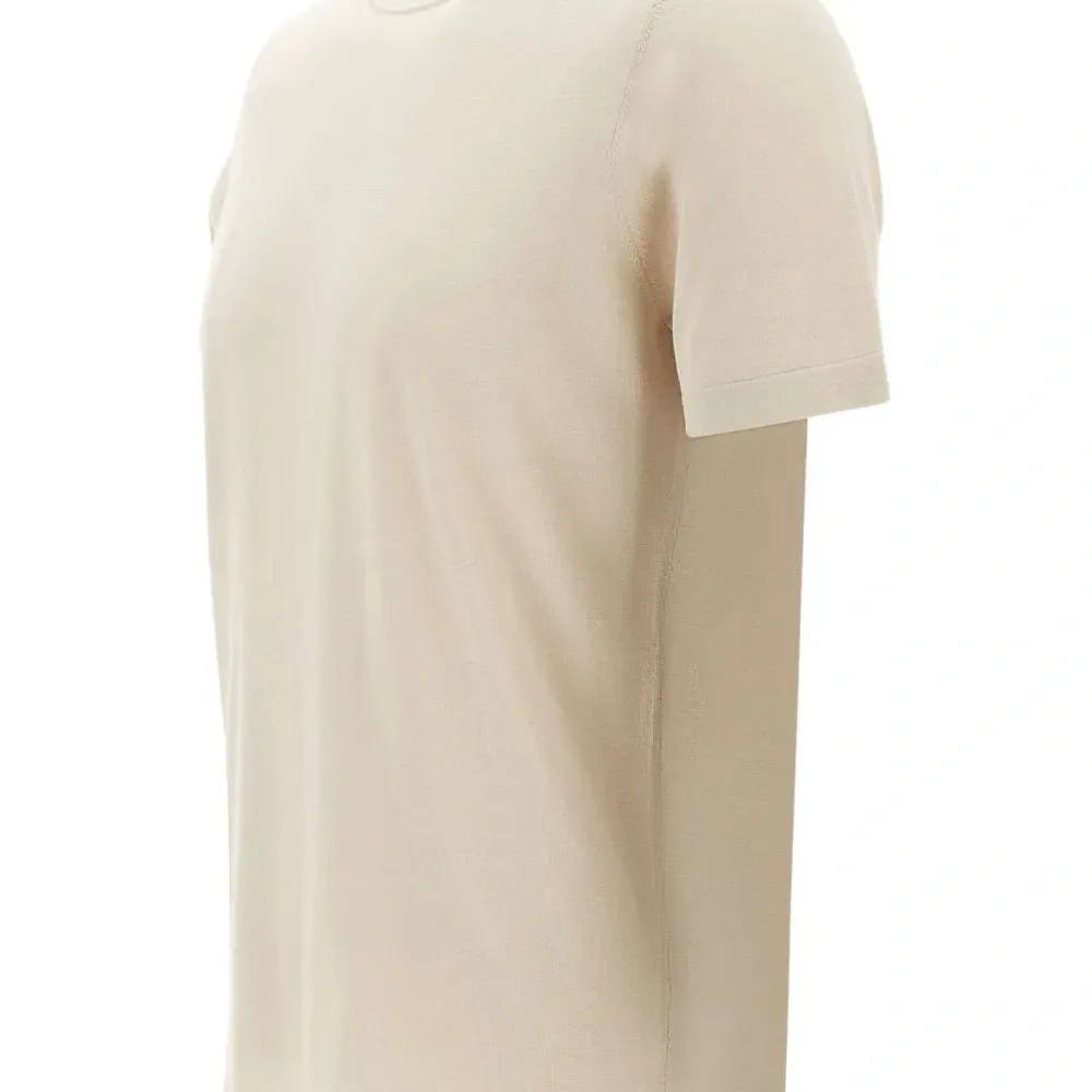 Футболка с круглым вырезом