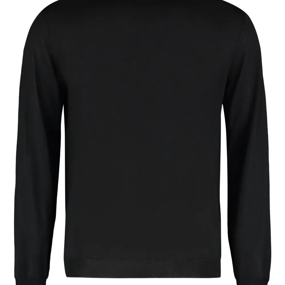 свитер с круглым вырезом