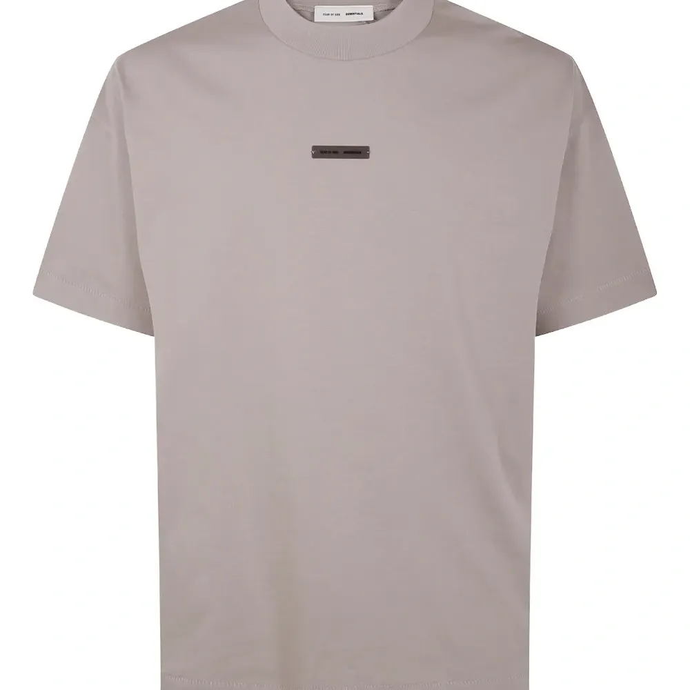 футболка с логотипом