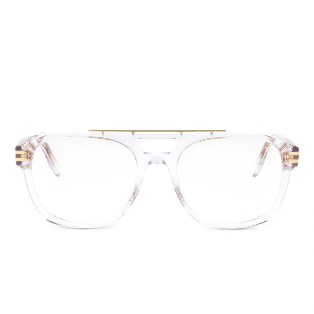 Очки в квадратной оправе