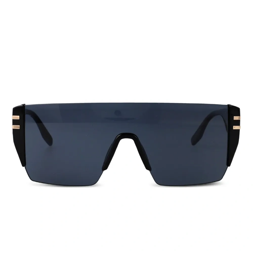 Солнцезащитные очки в массивной оправе