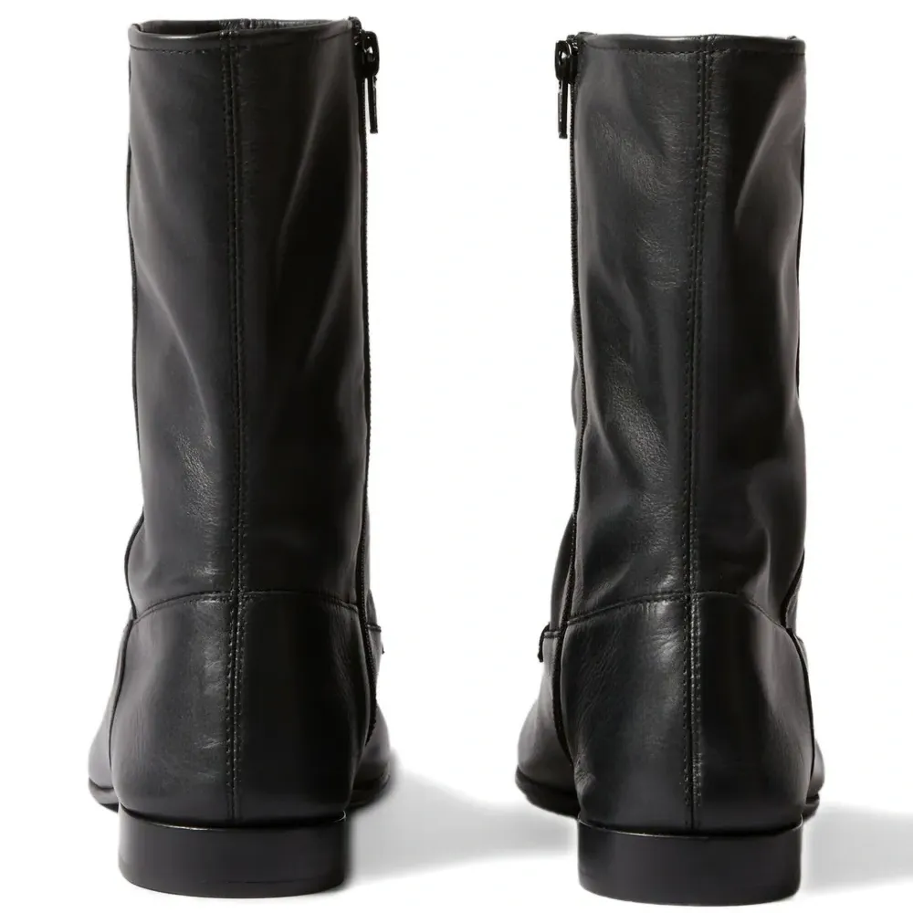 Кожаные ботинки