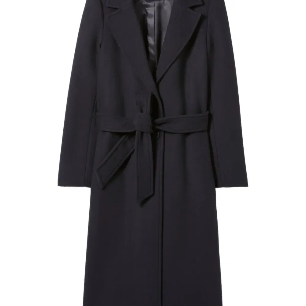 Пальто с поясом