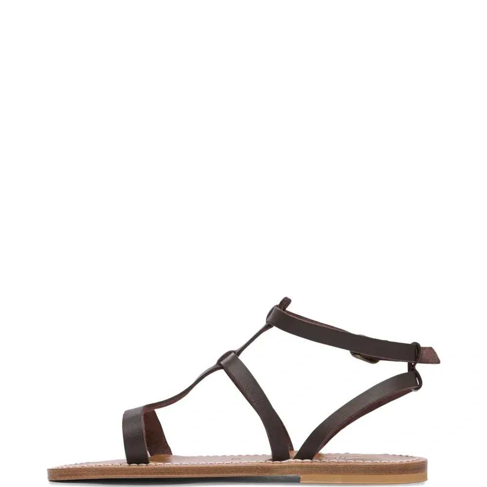 Сандалии с пряжками