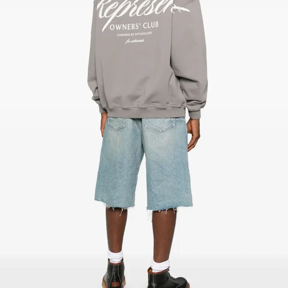 толстовка с логотипом