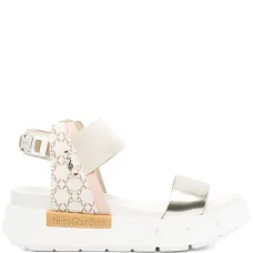 сандалии на платформе