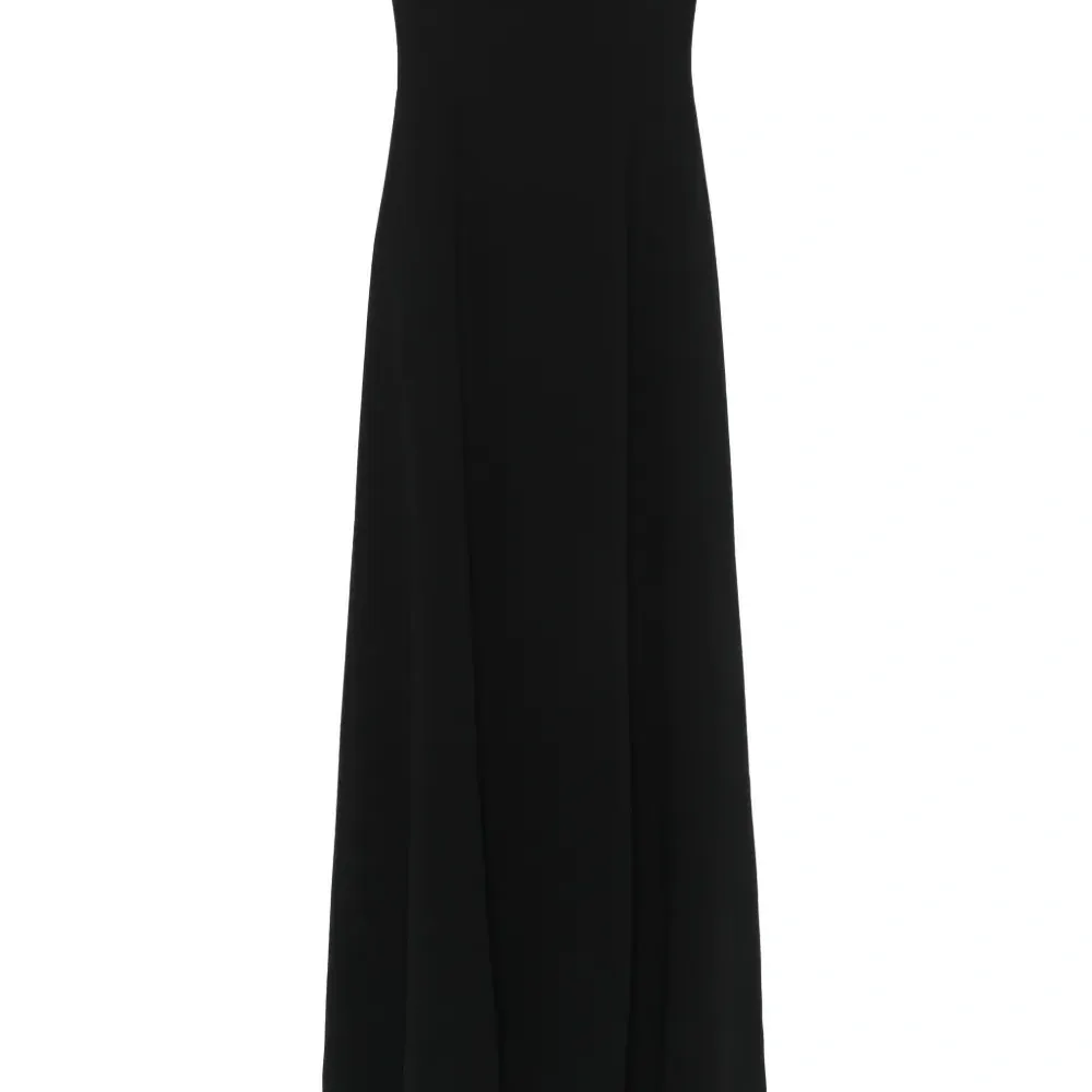 платье без рукавов